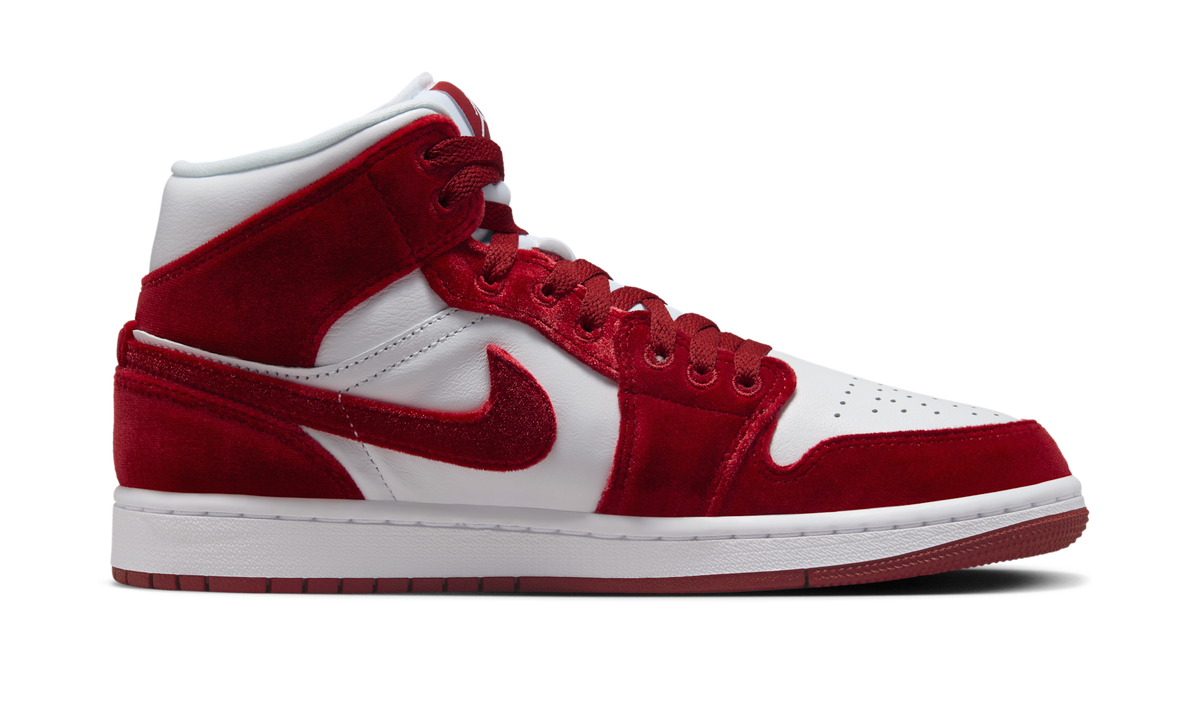 Air Jordan 1 Mid SE Red Velvet (Women's) FZ3334-100 — Vista 2