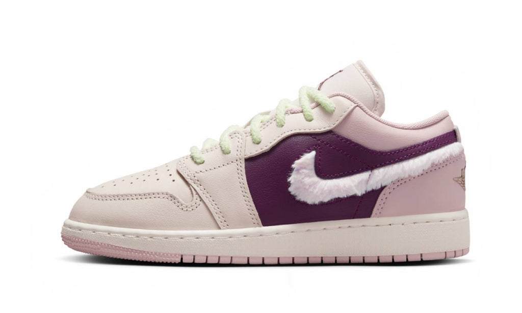 Air Jordan 1 Low SE Fur Swoosh FZ3928-200 — Vista 1