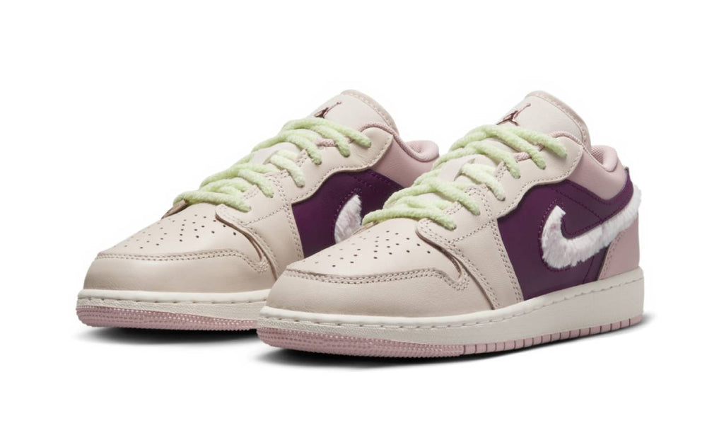 Air Jordan 1 Low SE Fur Swoosh FZ3928-200 — Vista 2