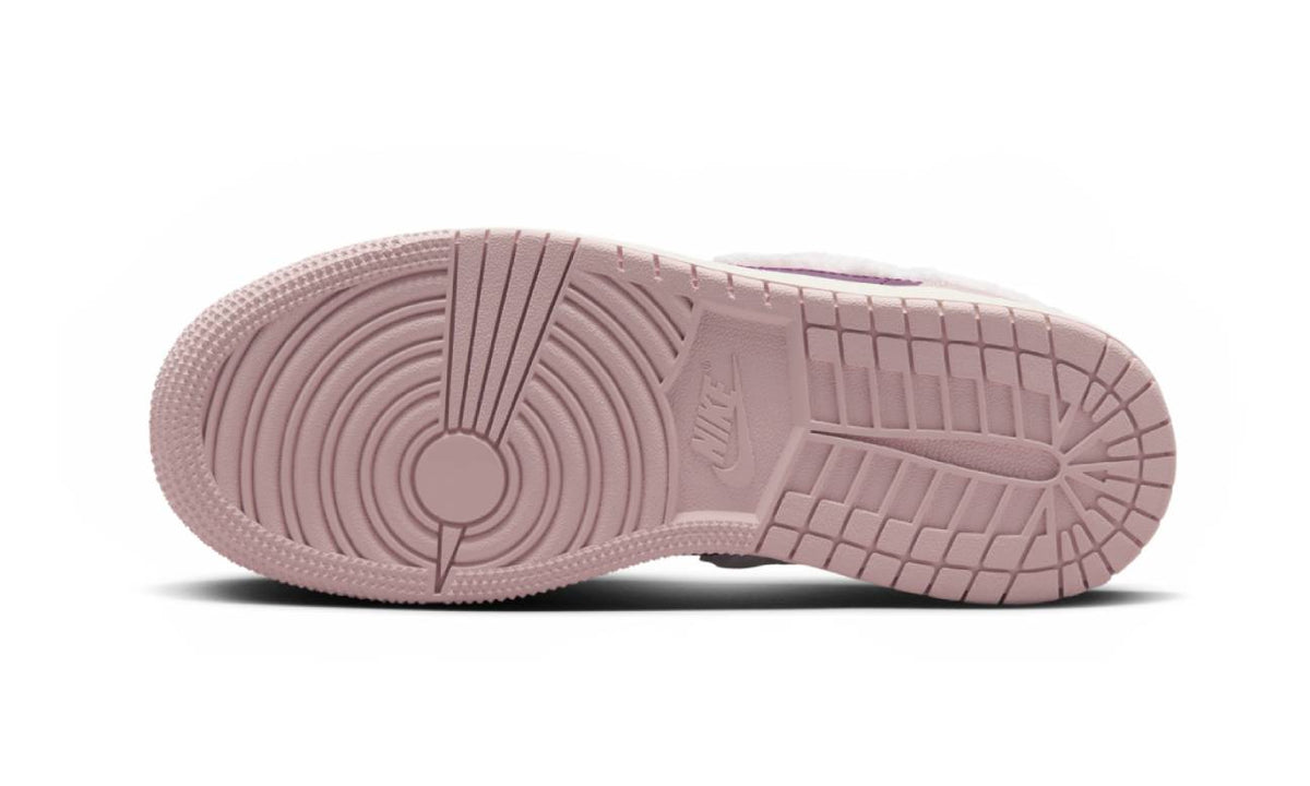 Air Jordan 1 Low SE Fur Swoosh FZ3928-200 — Vista 3