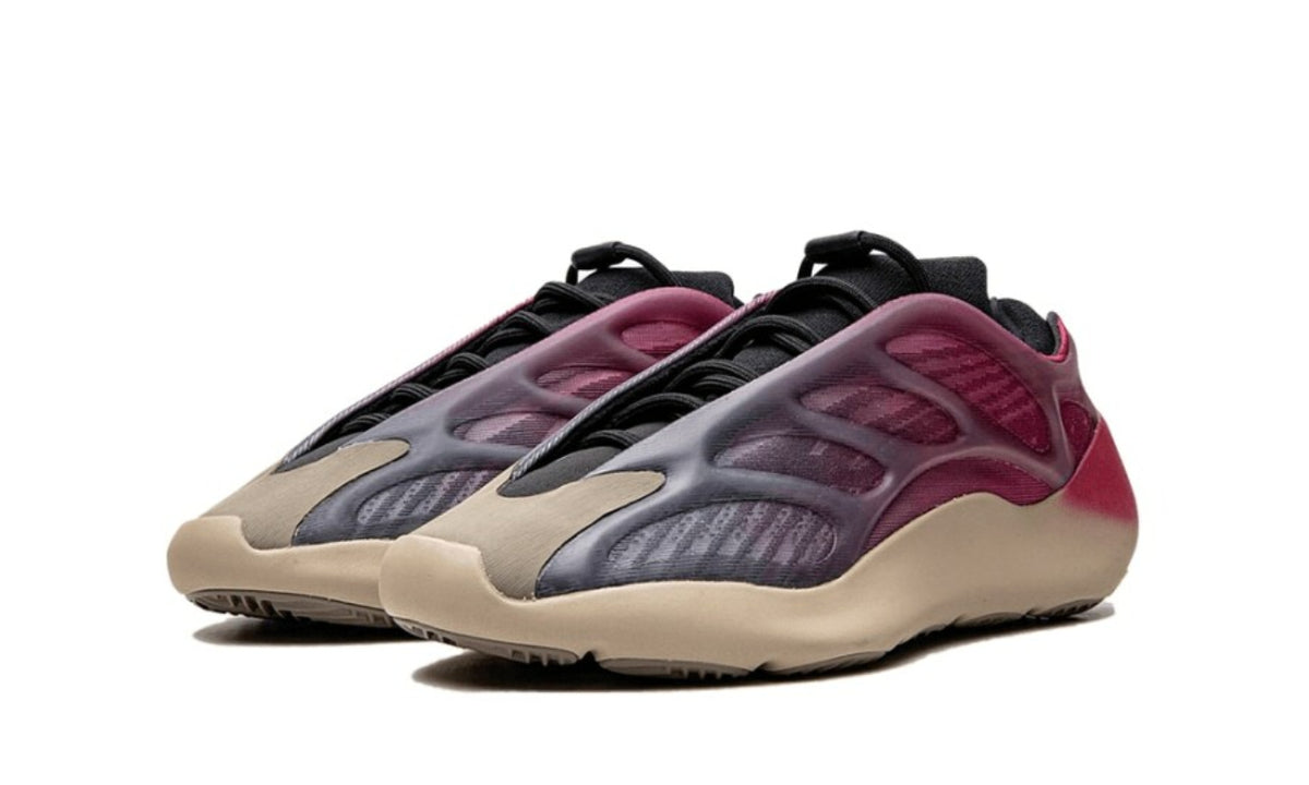 Adidas Yeezy 700 V3 Fade Carbon