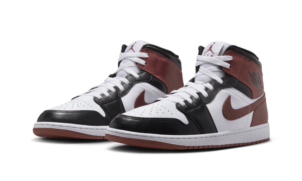 Air Jordan 1 Mid SE Dark Pony HF3216-102 — Vista 2