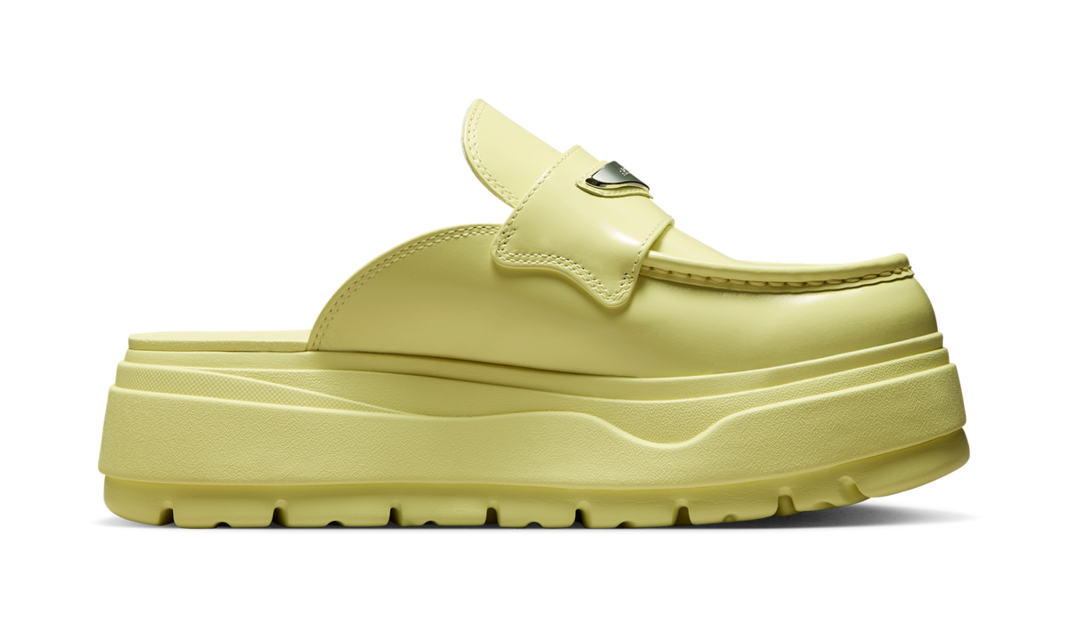 Air Jordan Mule Luminous Green (Women's) HJ4292-302 — Vista 2