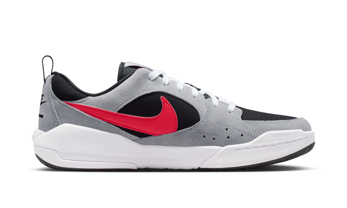 Air Jordan CMFT Era Black Wolf Grey Infrared HJ6777-006 — Vista 2