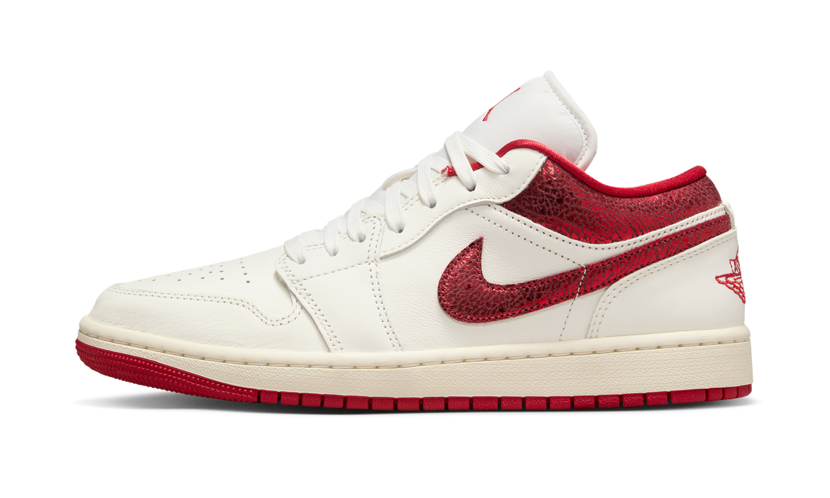 Air Jordan 1 Low Ruby (Women's) HJ9338-106 — Vista 1