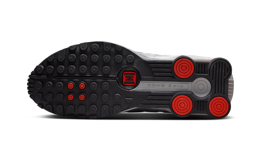 Nike Shox R4 Black Metallic Silver (2025) — Foto 2