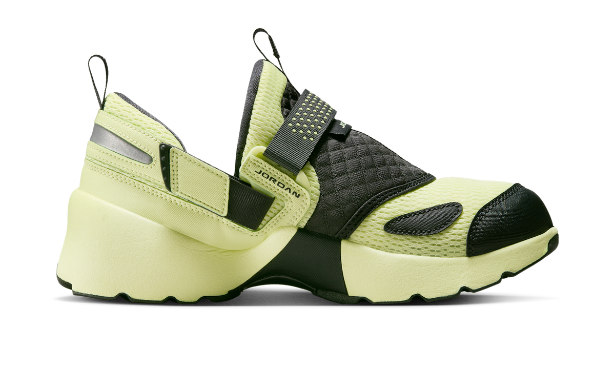 Air Jordan Trunner LX Luminous Green (Women's) HQ2164-302 — Vista 2