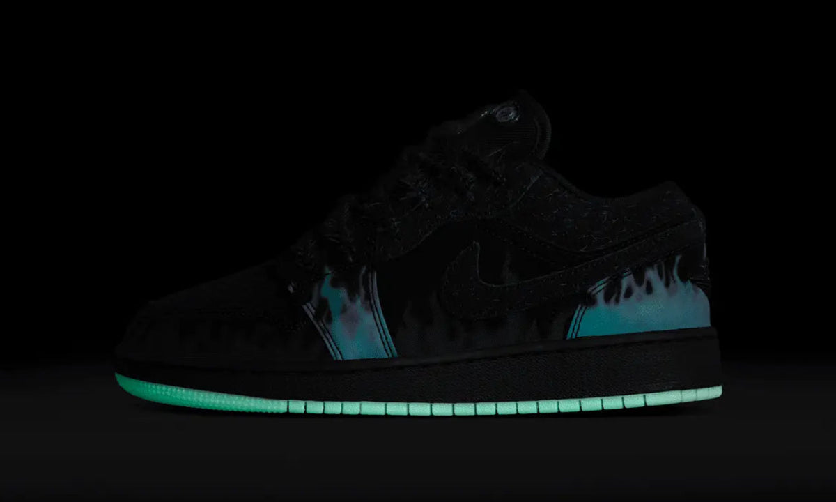 Air Jordan 1 Low Halloween Fortune Fly HQ3442-001 — Vista 3