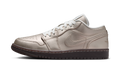 Air Jordan 1 Low SE Metallic Zinc (Women's) HQ3529-099 — Vista 1