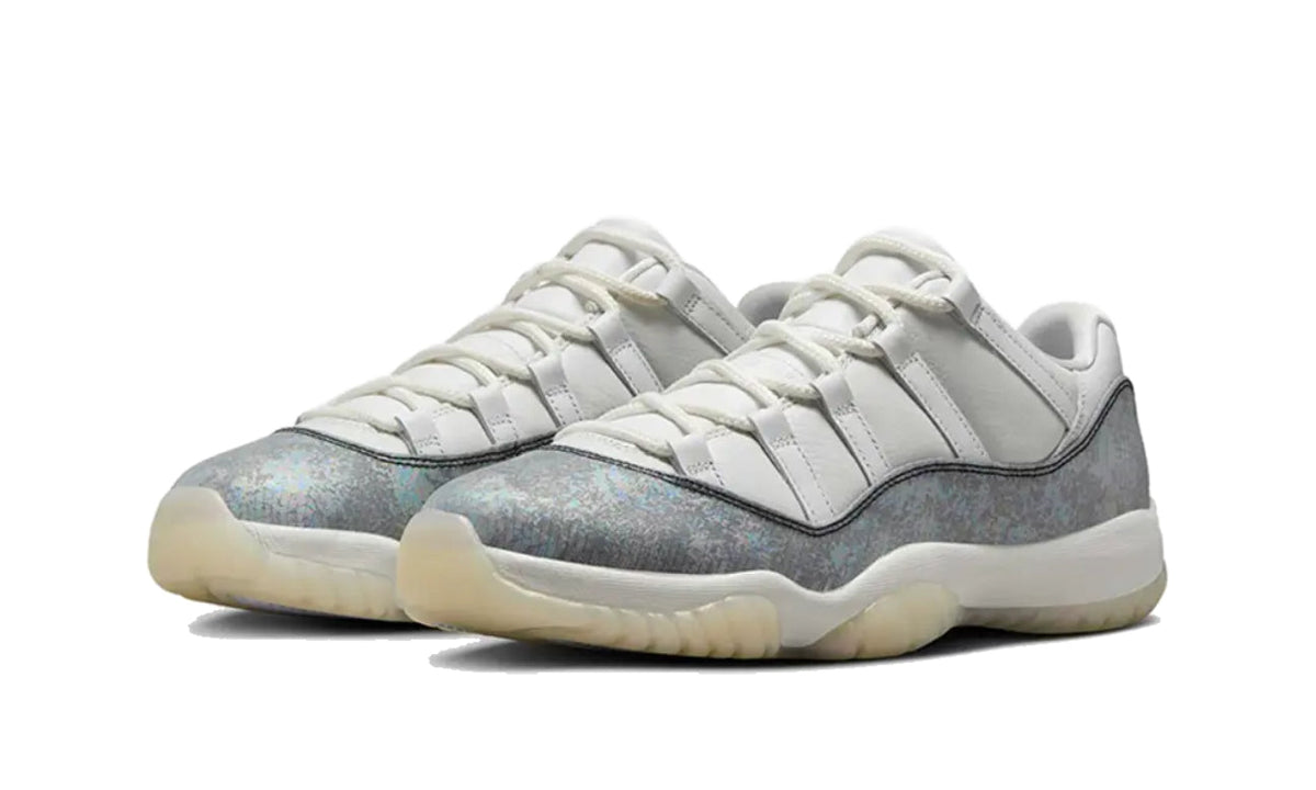 Air Jordan 11 Retro Low Year of the Snake HQ7000-001 — Vista 2