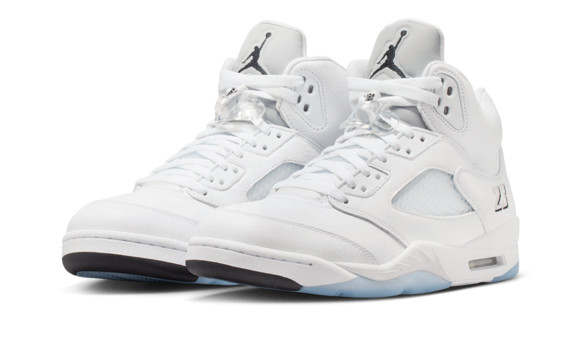 Air Jordan 5 Retro White Metallic (2026) HQ7978-103 — Vista 2