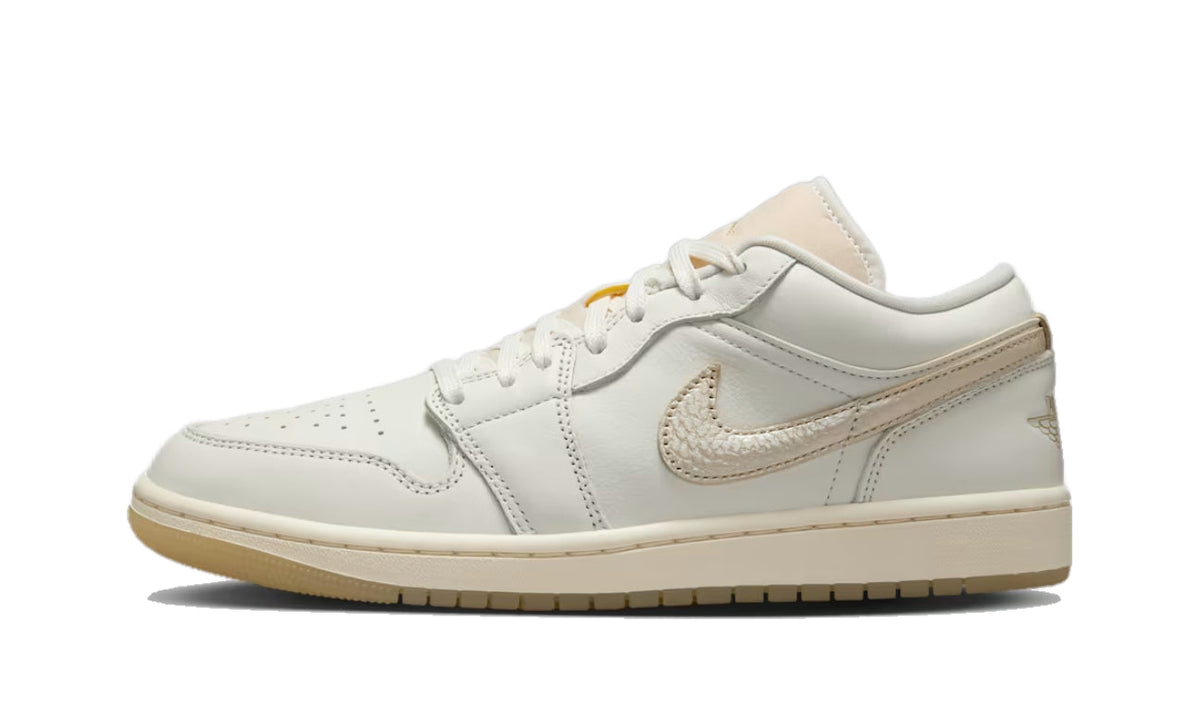Air Jordan 1 Low SE Metallic Team Gold (W) HV5157-100 — Vista 1