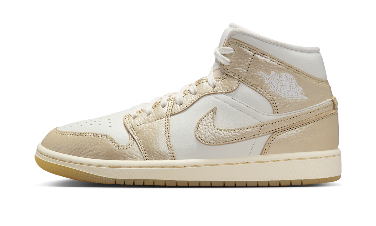 Air Jordan 1 Mid SE Metallic Team Gold (Women's) HV5159-100 — Vista 1