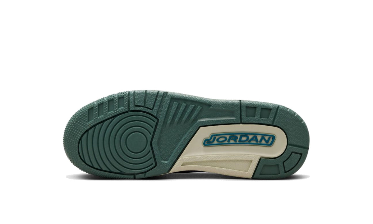 Air Jordan 3 Retro Olive Grey (GS) IB7066-001 — Vista 3