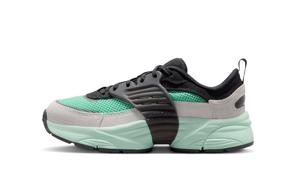 Air Jordan Trunner O/S Black Grey Green Glow (GS) II6531-004 — Vista 1