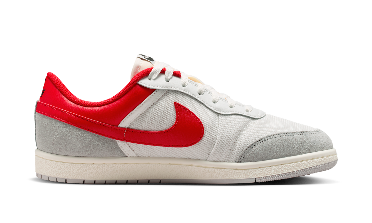 Air Jordan Skyline Low Summit White University Red Smoke Grey IM2055-102 — Vista 2