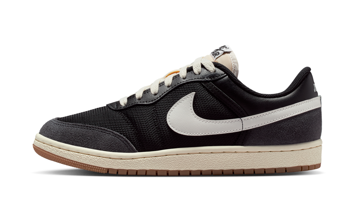 Air Jordan Skyline Low Black Summit White Gum (Women's) IQ0704-001 — Vista 1