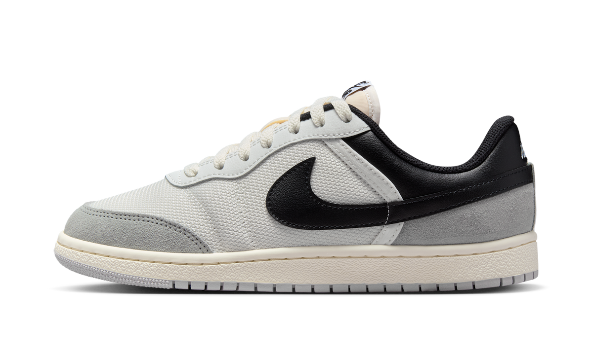 Air Jordan Skyline Low White Black Light Smoke Grey (Women's) IQ0704-101 — Vista 1