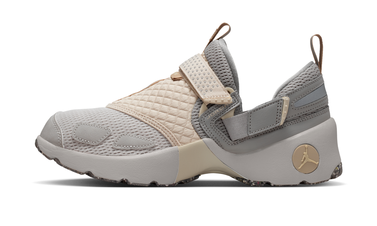 Air Jordan Trunner LX Light Iron Ore Enigma Stone (Women's) IQ2719-002 — Vista 1