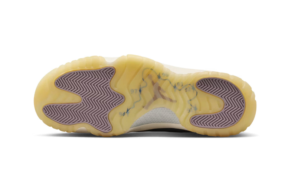 Air Jordan 11 Retro Tokyo IQ3459-072 — Vista 3