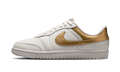 Air Jordan Skyline Low Swan Metallic Gold (Women's) IQ6586-100 — Vista 1