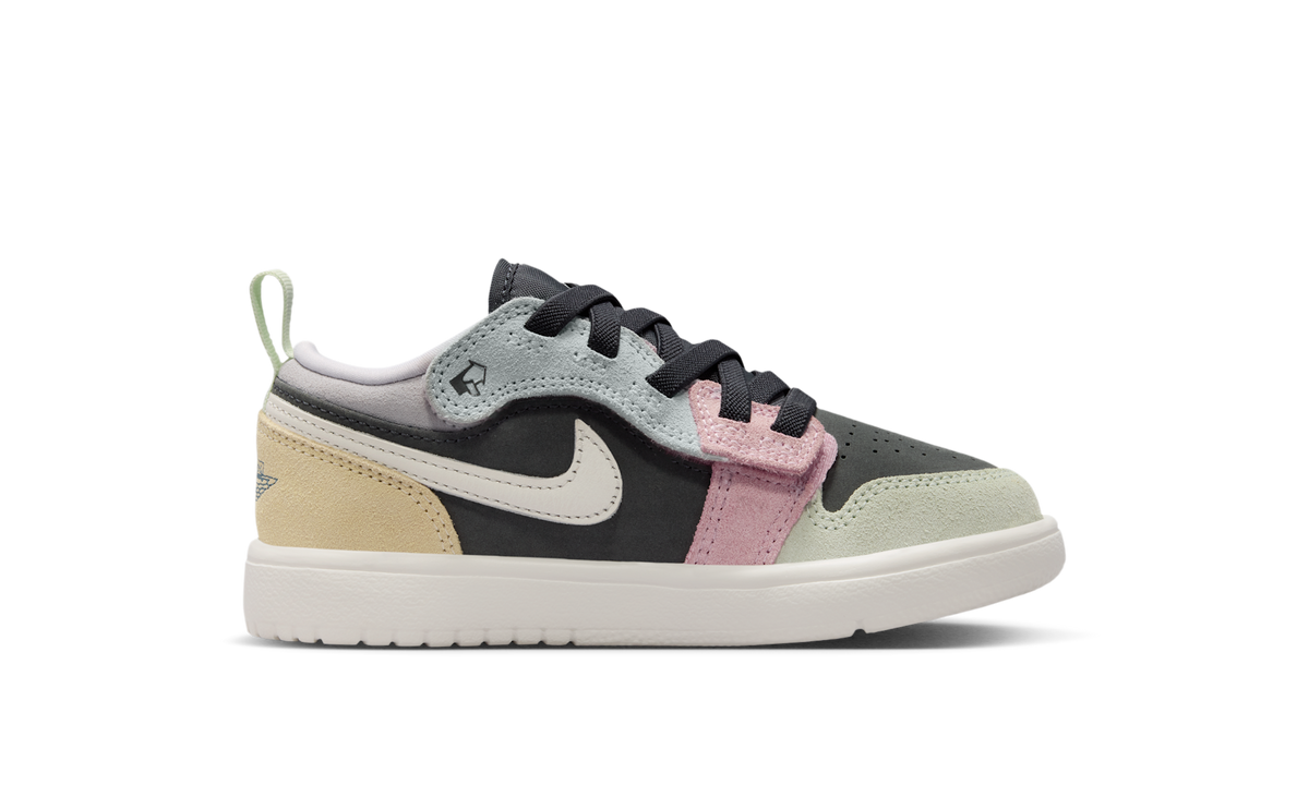 Air Jordan 1 Low ALT SE Black Pastels (PS) IQ8630-004 — Vista 2
