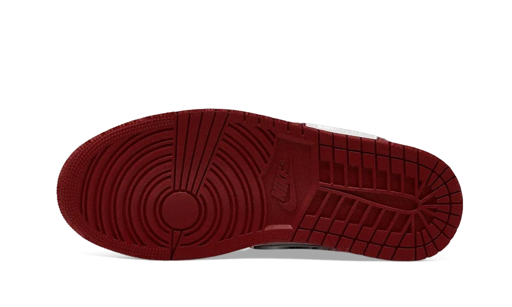 Air Jordan 1 Low OG Last Dance At The Garden IR0088-001 — Vista 3