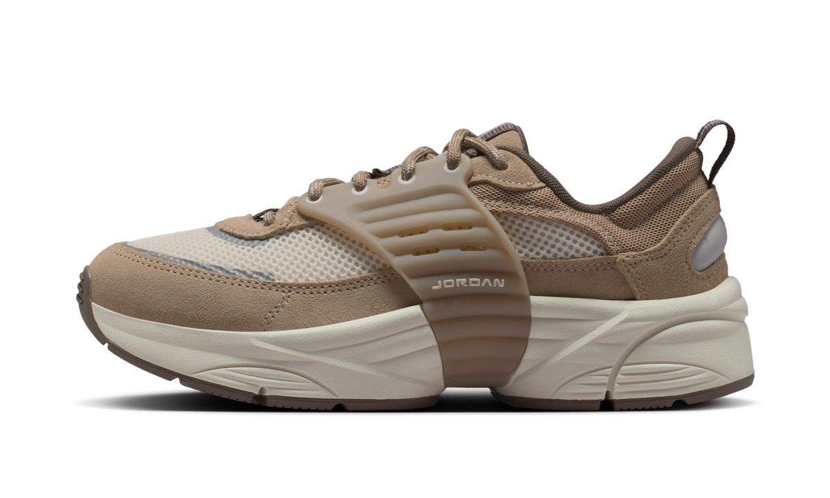 Air Jordan Trunner O/S Khaki Pale Ivory (Women's) IR1839-200 — Vista 1