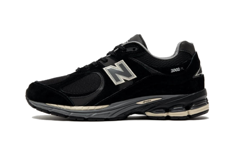 New Balance 2002R Black M2002RRC — Vista lateral