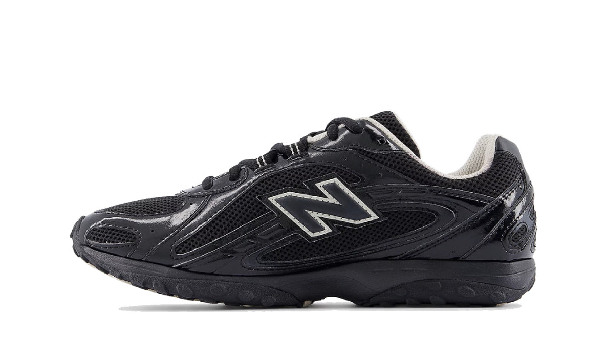 New Balance 204L Black Timberwolf U204LMRA — Vista lateral