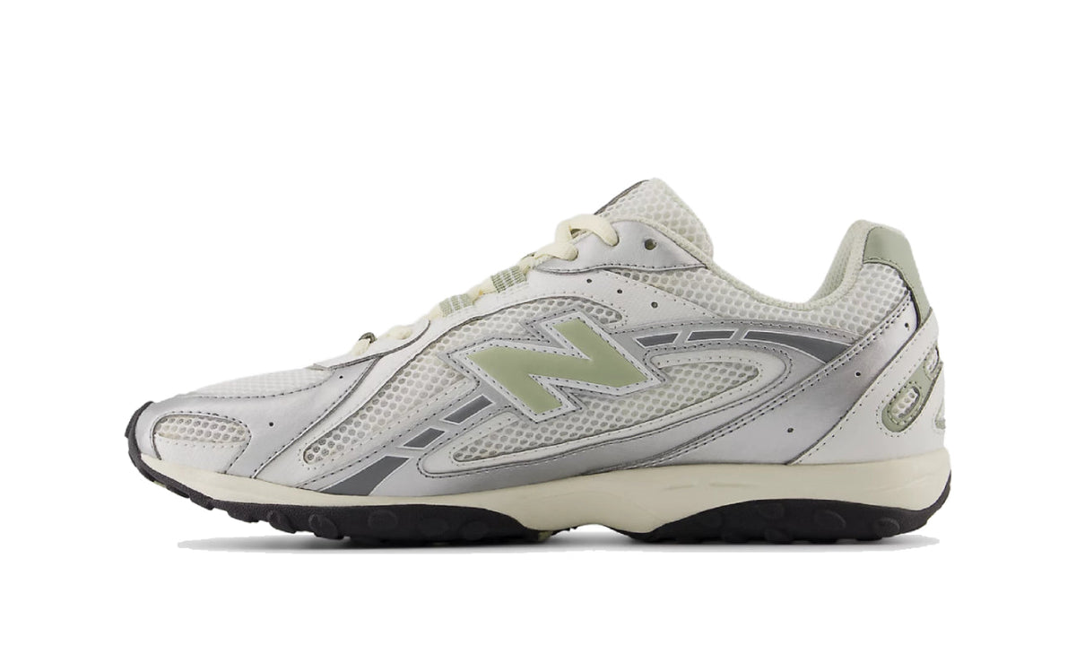 New Balance 204L Silver Metallic Sage Green U204LSWB — Vista lateral
