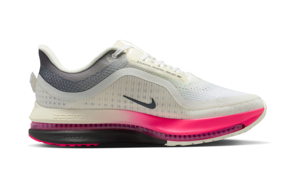 Nike Air Zoom Pegasus Premium Year of the Horse - IQ1130-001 - Vista 3