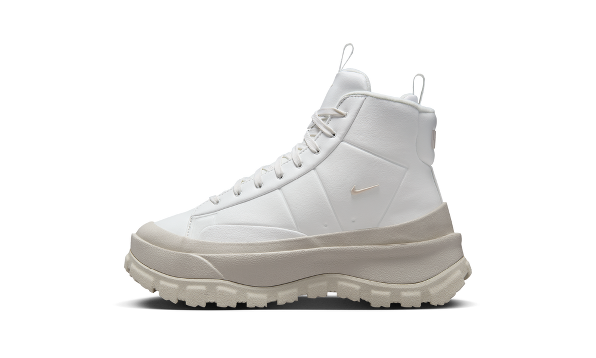 Nike Blazer Roam Mid Summit White Light Bone University Gold Phantom (Women's) - FQ9065-100 - Vista 1