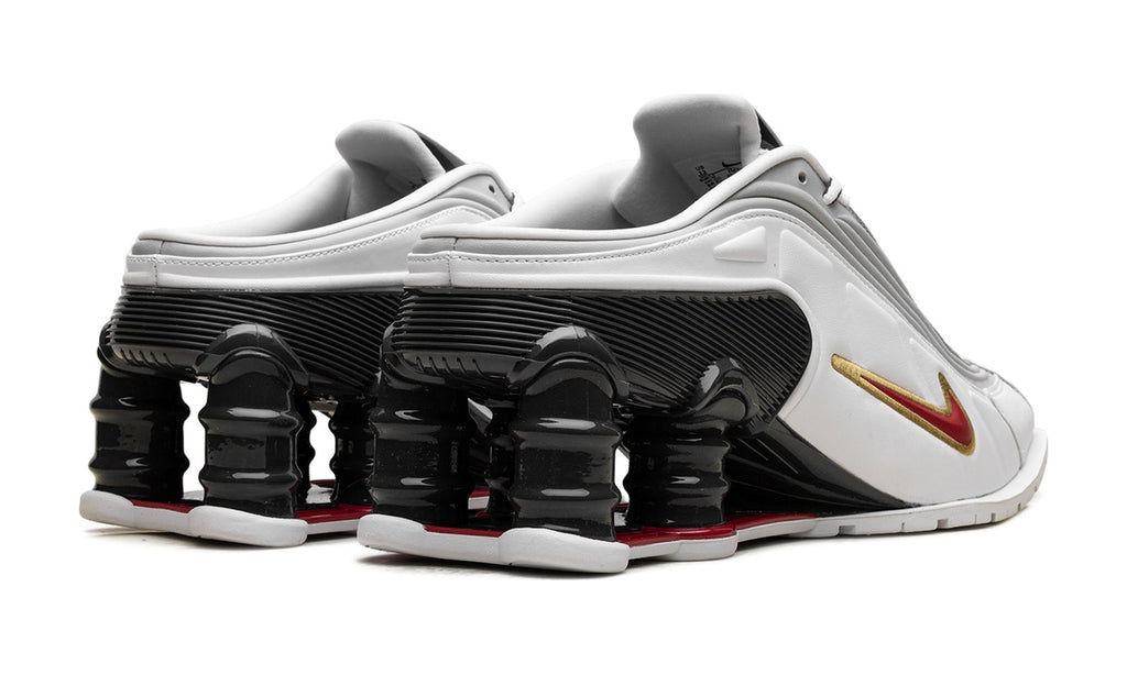 Nike Shox MR4 Mule Martine Rose Metallic Platinum Varsity Red (Women's) — vista 3