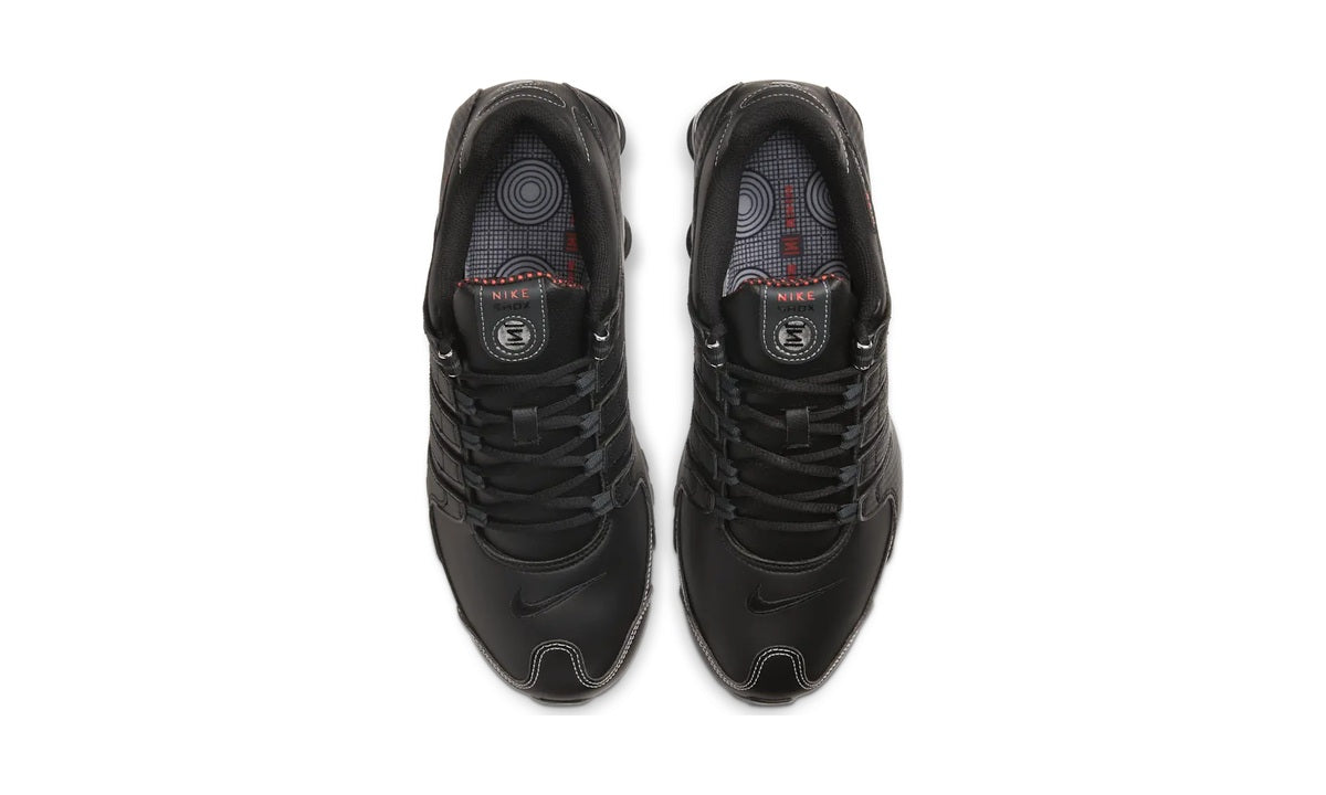 Nike Shox NZ Black Varsity Red — vista 3