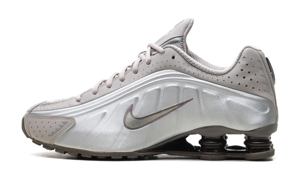 Nike Shox R4 Cave Stone — vista 1