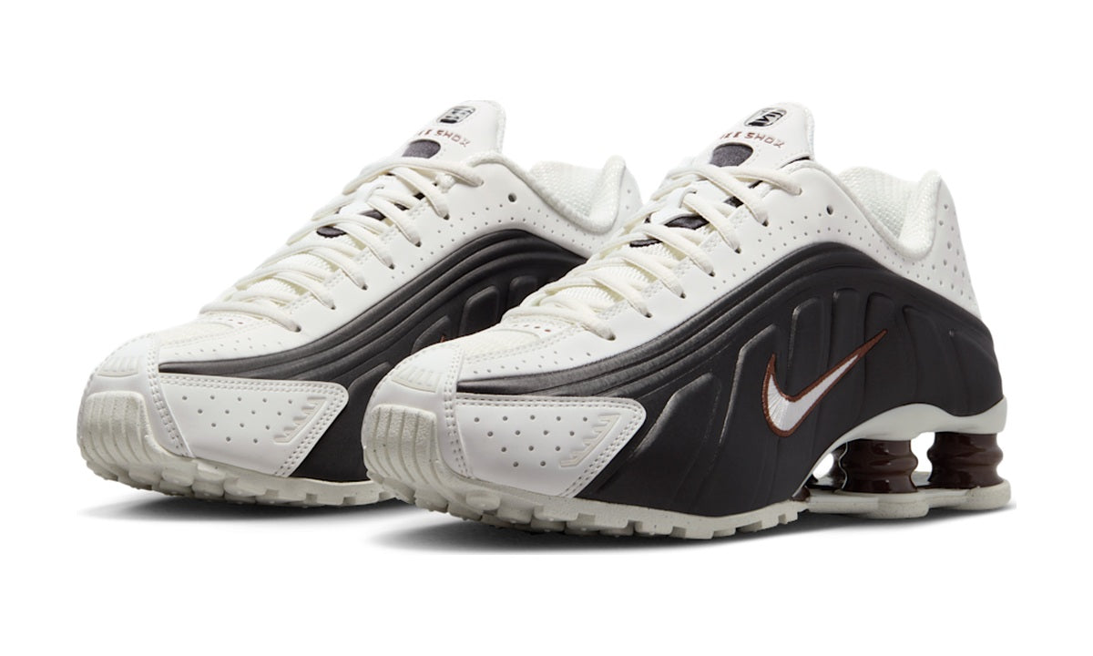 Nike Shox R4 Sail Fauna Brown (Women's) — vista 2
