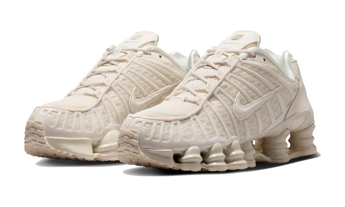 Nike Shox TL Chalk/Metallic Silver/Black/Chalk (Women's) — vista 2