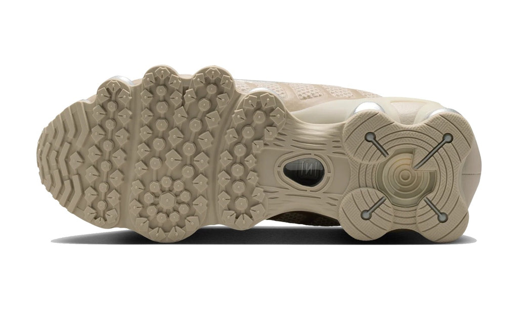 Nike Shox TL Cream Metallic Silver (Women's) — vista 3