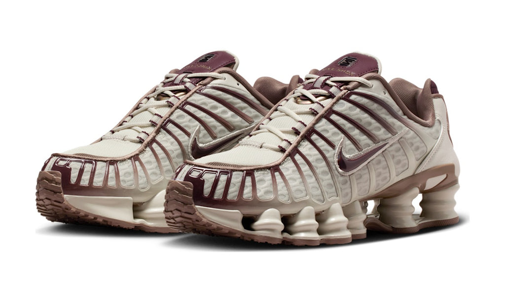 Nike Shox TL Light Bone Burgundy Crush (Women's) — vista 2