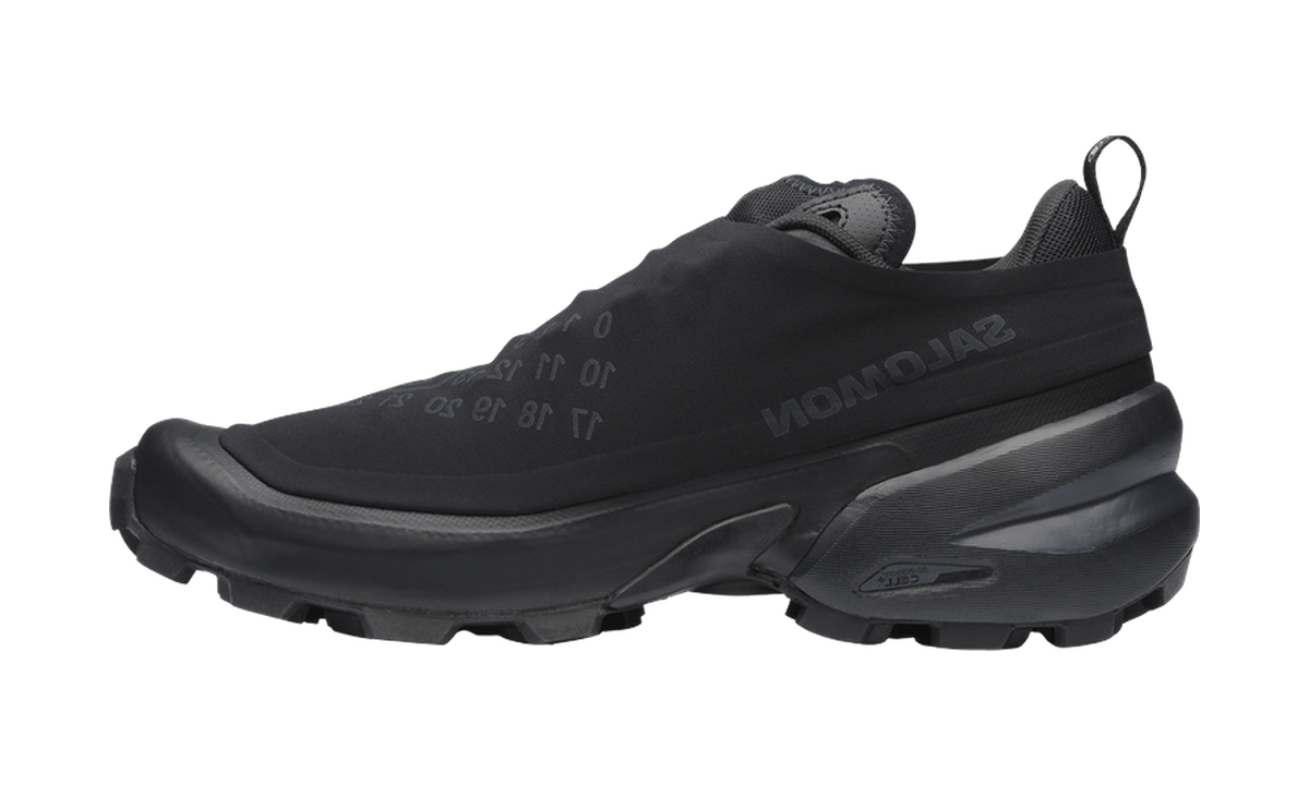 Salomon Cross Dust MM6 Maison Margiela Black — vista perfil
